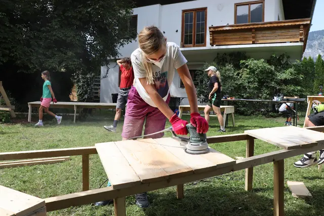 Beim Sommerworkshop mit Netzwerk Handwerk. | Foto: Martina Obertimpfler 
