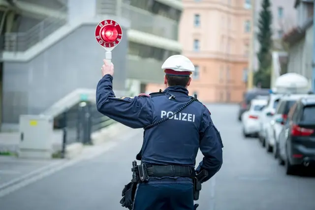 Die Polizei hat den Linienbus eines kosovarischen Reiseunternehmens kontrolliert und dabei gleich mehrere Verstöße aufgedeckt. (Symbolfoto) | Foto: Bernhard Knaus