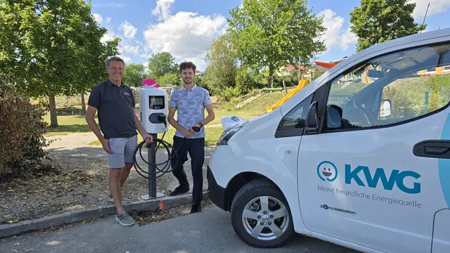 Bürgermeister Berthold Reiter (l.) mit KWG-Projektleiter Markus Krenn. | Foto: Gemeinde