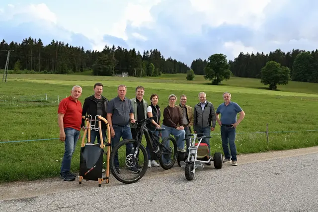 Vorstand der Viehberglifte Sandl (von links): Manfred Dreiling, Klaus Sunzenauer, Klaus Gramer, Werner Siegl, Sabine Siegl, Beatrix Gratzl, David Pum, Martin Wagner und Klaus Gratzl. | Foto: Viehberglifte Sandl