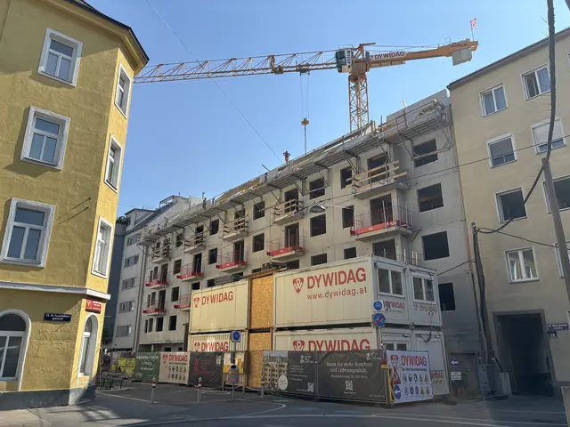 In der Rinnböckstraße 20 steht man kurz vor dem Abschluss des Rohbaus.  | Foto: Luca Arztmann/MeinBezirk