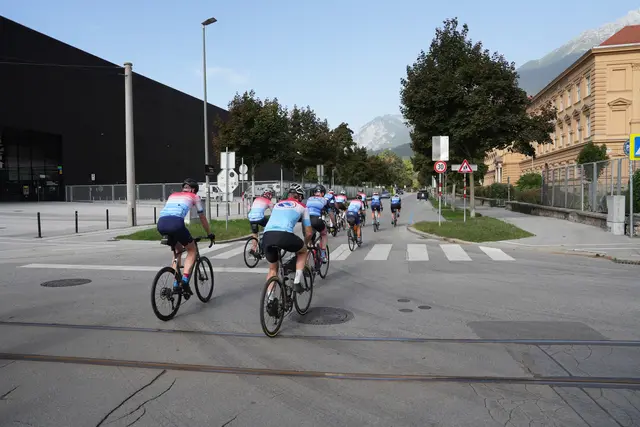 Vom Messepark in Innsbruck startete die Fahrradgruppe auf ihre Tour nach Charmonix. | Foto: MeinBezirk/Thomas Geineder