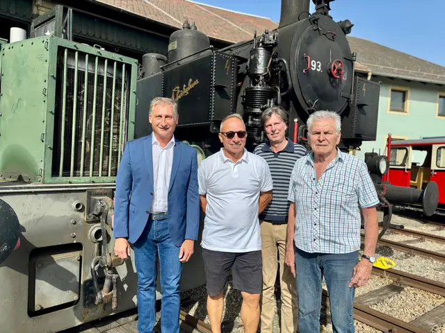 Andreas Riedl, Josef Wiesinger, Bürgermeister Franz Göd und "Hausherr" Rupert Öhlknecht. | Foto: Markus Kahrer