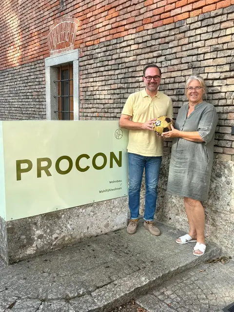 Christian Prechtl von Procon unterstützt die Aktion der Kronstorferin Linda Oberlininger. | Foto: Gem. Kronstorf