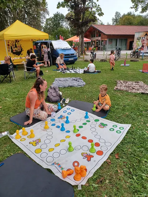 Mitmachstationen laden zu Spielspaß und Bewegung. | Foto: Jugendforum Y4U