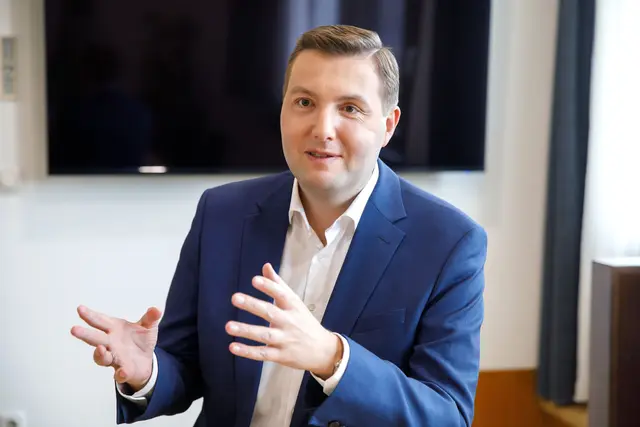In einem aktuellen Stimmungsbild liegt die Linzer FPÖ erstmals gleichauf mit der SPÖ. Sicherheits- und Gesundheitsstadtrat Michael Raml (FPÖ) blickt deshalb zuversichtlich auf die kommende Gemeinderatswahl im September 2027. | Foto: FPÖ Linz