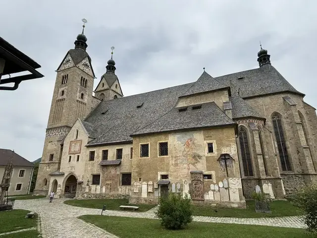 Der Maria Saaler Dom ist das Aushängeschild der Marktgemeinde. Auch Stefan Schweiger ist mit der Kirche verbunden. | Foto: MeinBezirk.at/Michael Kurz