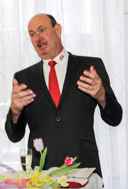 Der ehemalige HLW-Direktor Harry Komuczky beim traditionellen Neujahrsempfang der Höheren Lehranstalt für Wirtschaftliche Berufe (HLW). | Foto: MeinBezirk
