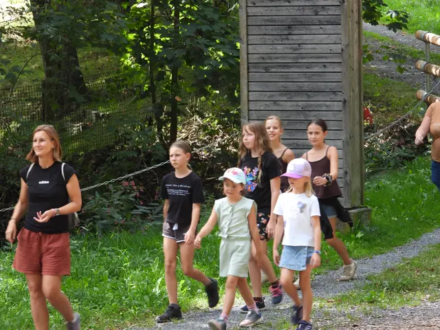 Chor und Theatergruppe der Liedertafel luden Kinder in die Holzwelten. Das Motto „Rampenlicht &amp; Zaubertöne" versprach nicht zu viel. | Foto: Robert Zinterhof