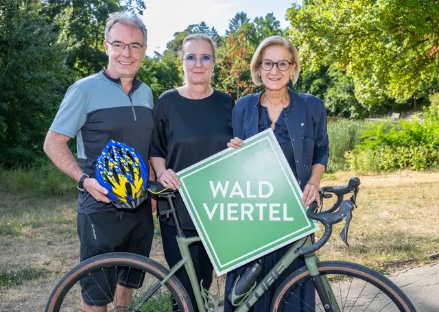 Tom Bauer, Destination Waldviertel GmbH, Petra Patzelt, ecoplus und Landeshautpfrau Johanna Mikl-Leitner. | Foto: NLK Khittl