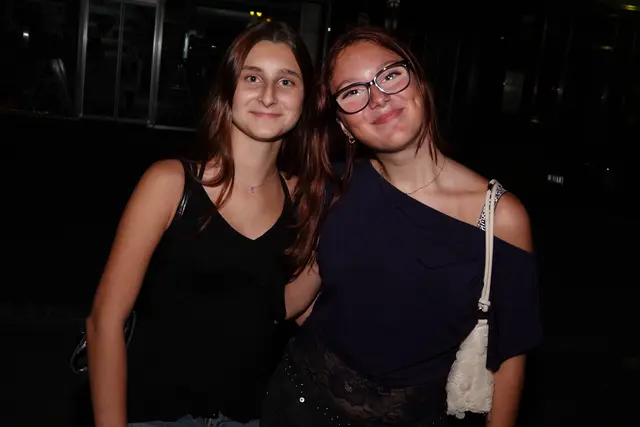 Clarissa und Hannah genossen die Music Night ebenfalls. | Foto: MeinBezirk/Michael Blinzer