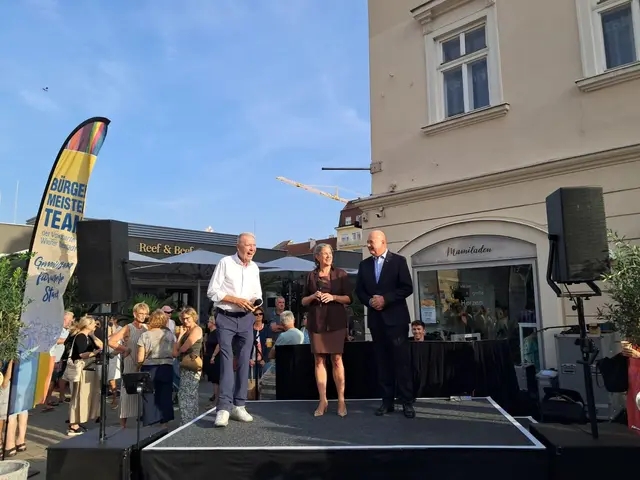 Klaus Schneeberger, Verena Hanisch und Christian Stocker. | Foto: Binder