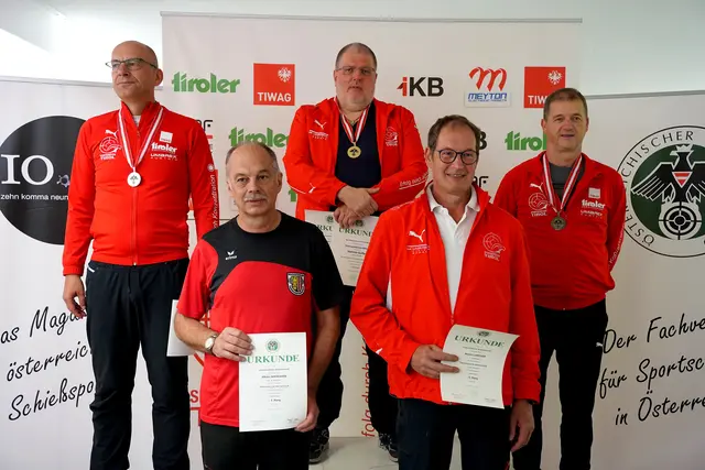 Dreifacherfolg für Tirol im 60 Liegend der Senioren 2: Gold - Hannes Gufler (SG Umhausen)
Silber - Christof Melmer (SG Mieming) 
Bronze - Franz Mair (SG Innervillgraten) | Foto: Christian Kramer / TLSB