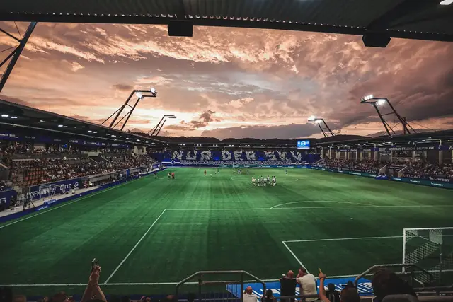 Der FC Blau-Weiß Linz belegt im österreichweiten Ranking der beliebtesten Klubs bereits Rang sechs.  | Foto: FC Blau-Weiß Linz