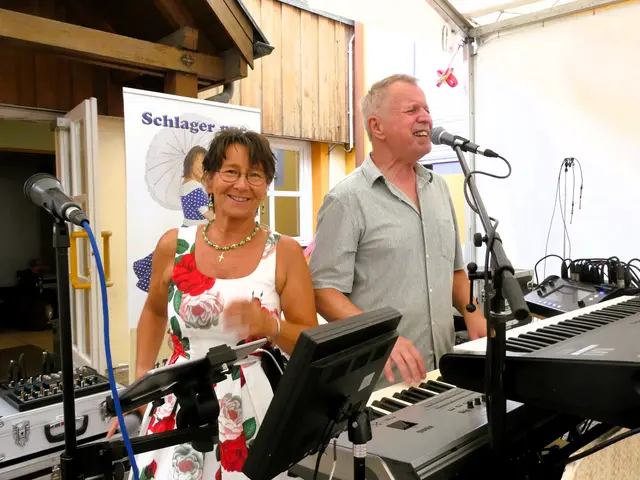 Livemusik auf 4 Bühnen gab es  beim Dorffest in Nestelbach 