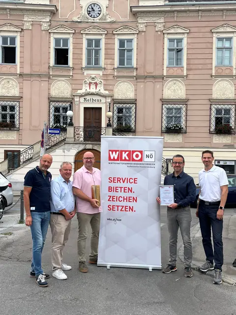 Friedrich Oelschlägel, Leopold Spitzbart, Markus Fuchs, Fatih Kandönmez und Markus Schön gratulierten zur Unternehmensgründung. | Foto: Eva Travnicek