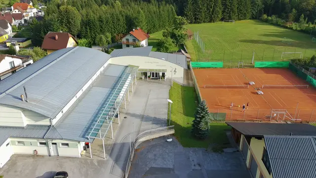 Mehrzweckhalle, Tennisplatz, Musikheim: Veranstaltungen der Vereine sowie Freizeitmöglichkeiten bereichern das Gemeindeleben. | Foto: Marktgemeinde Altenmarkt