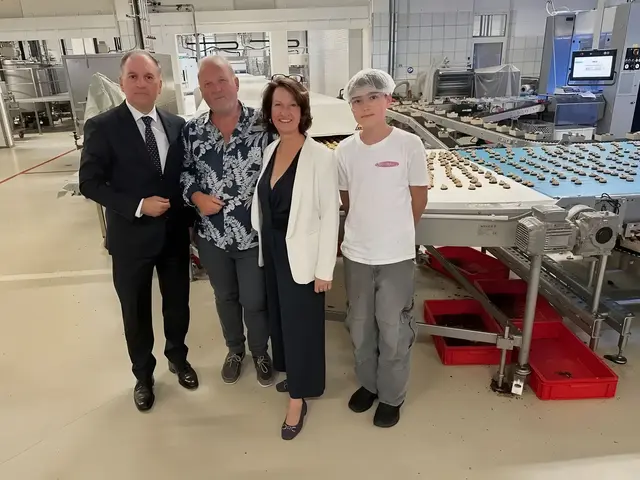 Der deutsche Botschafter Vito Cecere (links) und Gattin Bettina Bundszus mit Karl Guschlbauer und Enkel Luca. | Foto: Guschlbauer