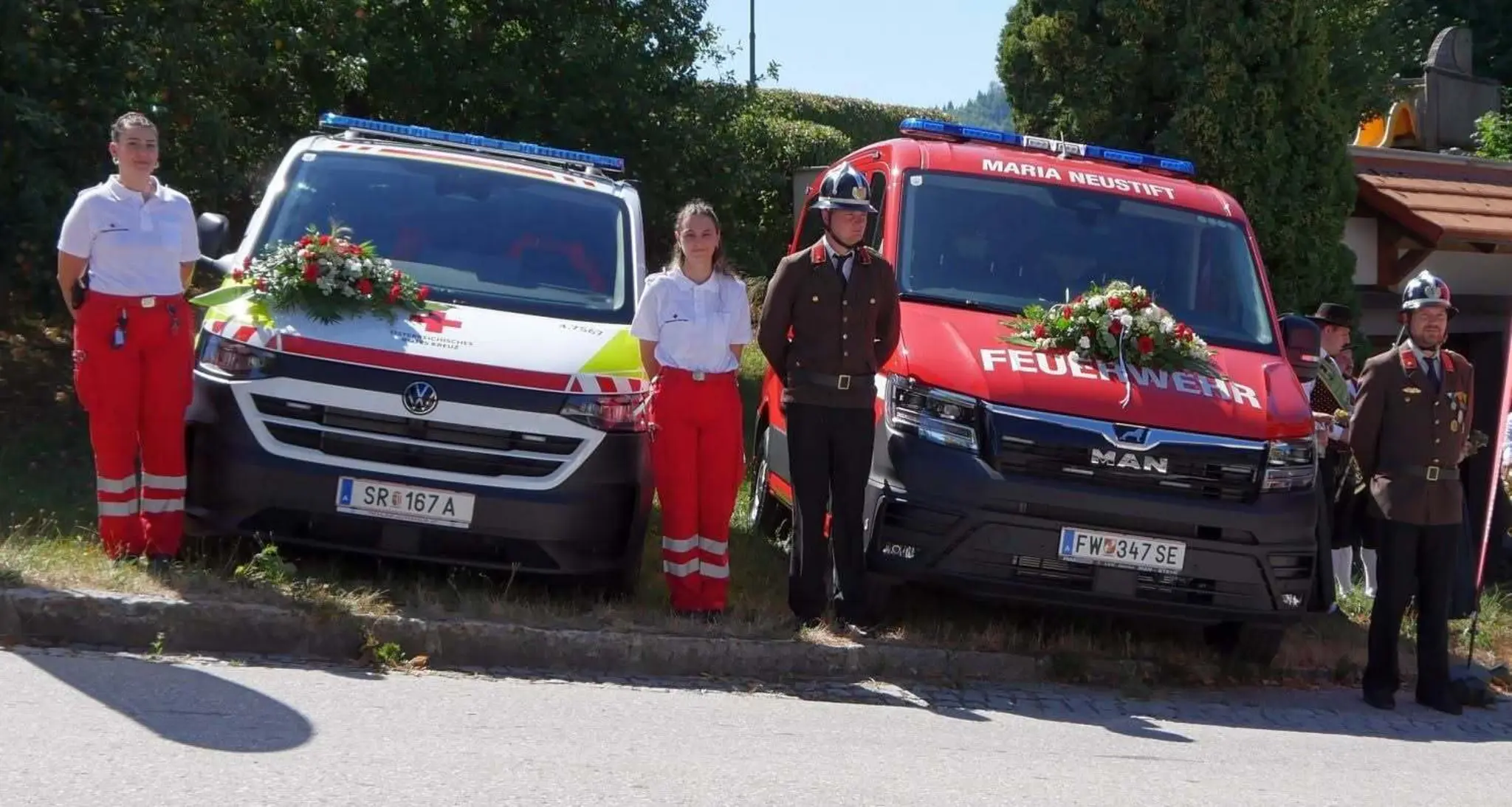 Rollstuhlrampe am Feuerwehrfahrzeug, mobil für die Tagesheimstätte