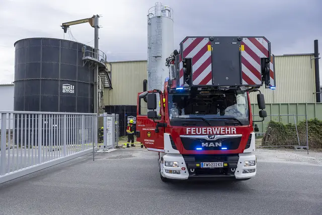 Ein Brandmelder hatte in einem Entsorgungsunternehmen ausgelöst. | Foto: Manfred Wimmer