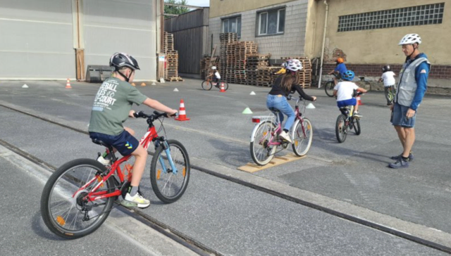 Der Kurs verbindet spielerische Übungen mit wichtigen Tipps für den Alltag und vermittelte den Kindern, wie viel Spaß sicheres Radfahren machen konnte. | Foto: Gemeinde Langau