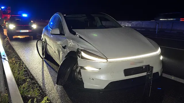 Kurz nach Mitternacht kam es auf der Westautobahn A1 bei Pöchlarn zu einem Verkehrsunfall. | Foto: DOKU NÖ