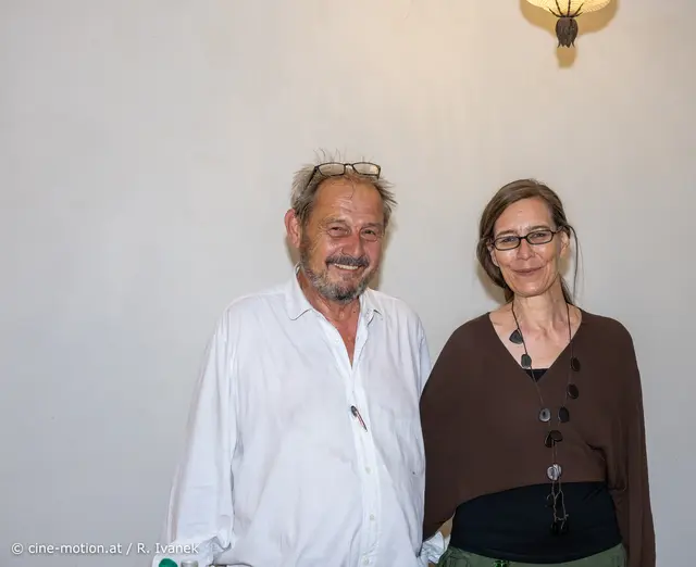 Schlossherr Georg Aichelburg-Rumerskirch mit Dania Horky, die im Schloß einen Erzählabend abhält. | Foto: cine-motion.at / R. Ivanek