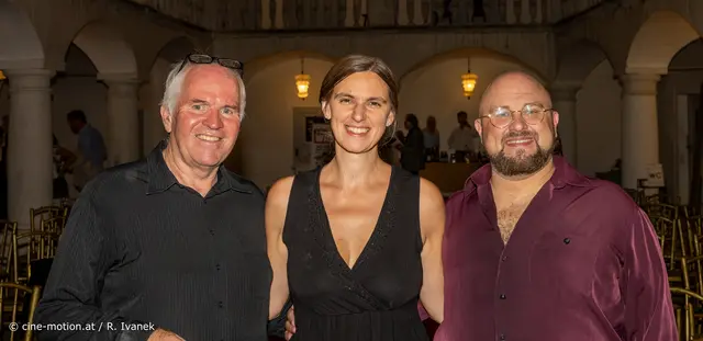 Dirigent Leo Wittner, Violinistin Maria Patera und Tenor Maximilian von Lütgendorff (vlnr). | Foto: cine-motion.at / R. Ivanek