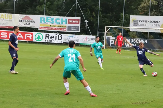 Kapitän Christopher Kowatschtisch (am Ball) war wieder fit | Foto: Gerhard Langmann