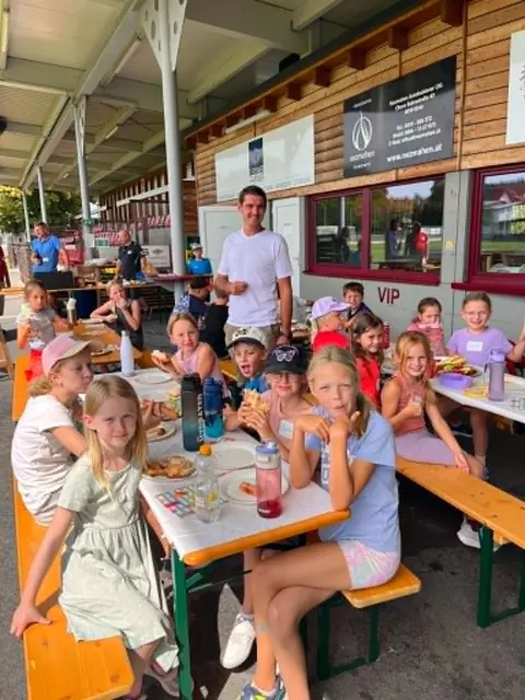 Vizebürgermeister Peter Strommer schaute auch beim 1. Sommercamp der 5 bis 10 jährigen vorbei. | Foto: Silvia Schweighofer