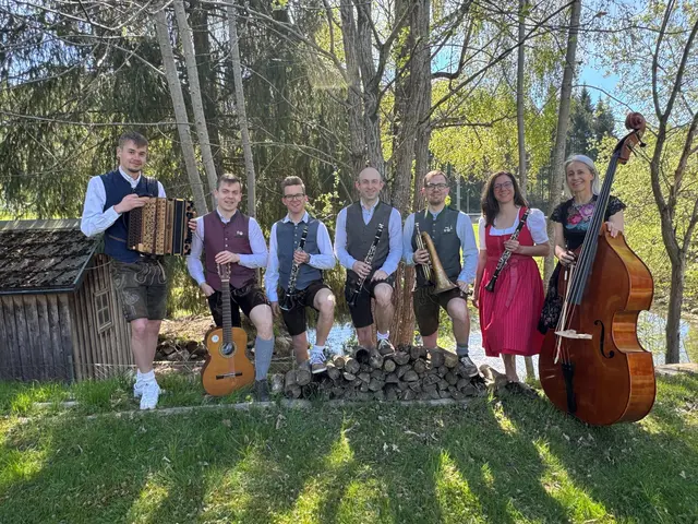 Die Vorderweißenbacher Klarinettenmusi präsentiert alpenländische Volksmusik in einer lebendigen, traditionsverbundenen Klangform. | Foto: privat