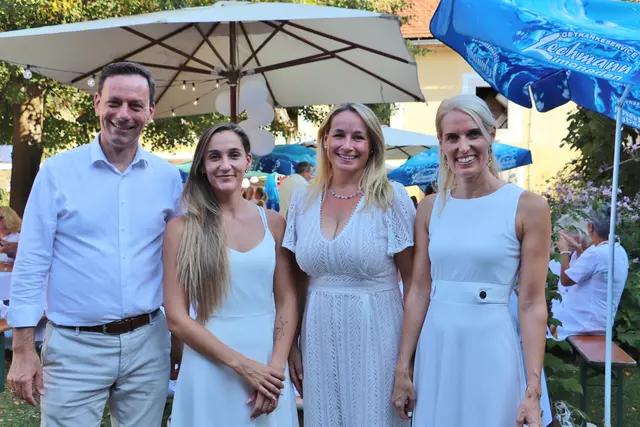 Isabel Strini (Bildmitte) mit Kolleginnen aus ihrem VP-Frauenteam und NAbg. Ernst Gödl. | Foto: Edith Ertl