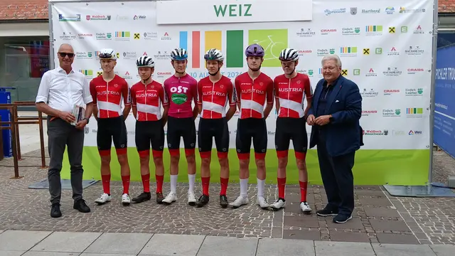 Das österreichische Nationalteam vor seinem Start zur letzten Etappe von Weiz nach Birkfeld. | Foto: Josef Hofmüller