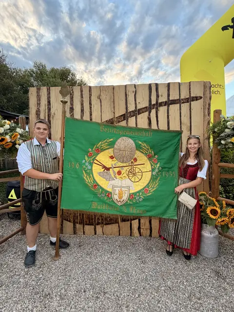 Bezirksleiterin-Stellvertreterin Laura Exl und Bezirksobmann Reinhard Habisohn vertraten den Bezirk Waidhofen/Thaya | Foto: privat