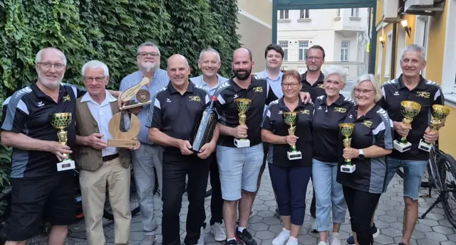 Harald Rabl, Gerhard Glinz ( Union ), Michael Rohorzka ( LV NÖ ), Gernot Sandler, Bgm Martin Leonhardsberger, Patrick Dvorak, Oliver Gurmann (Raika), Margarete Halbmaier, Stefan Blumauer, Rosa Kerschner, Monika Rabl, Ernst Ekker | Foto: Rabl