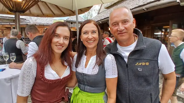 Die Familie Pierer waren die Gastgeber auf der Teichalm beim Melissa Naschenweng Bergbauern Open Air | Foto: Josef Hofmüller
