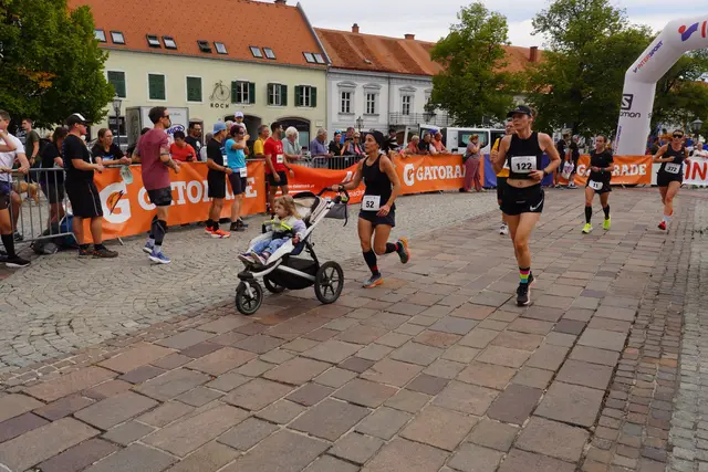 Der 14. Fürstenfelder Brunnenlauf bietet die Möglichkeit zur sportlichen Bewegung für die gesamte Familie. | Foto: Waltraud Wachmann