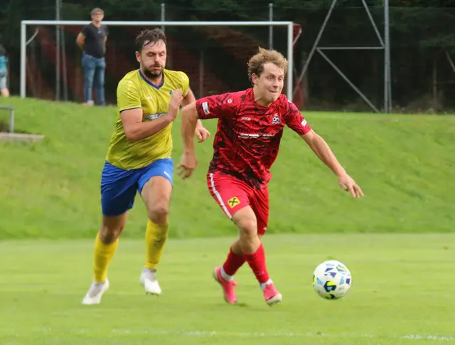 Nicolas Hofer, mit 10 Treffern zweitbester Torschütze der 2. Gebietsliga, bereitete Bad Härings Defensive große Probleme