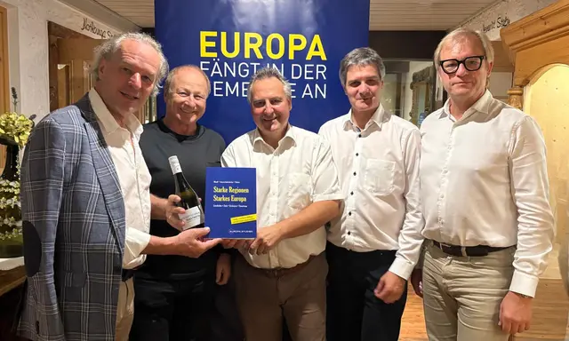 Von links: Dr. Johannes Außerladscheiter, Harry Prünster, Prof. Martin Reiter, KR Mag. Martin Schaffenrath und Joseph Miedl, MBA.