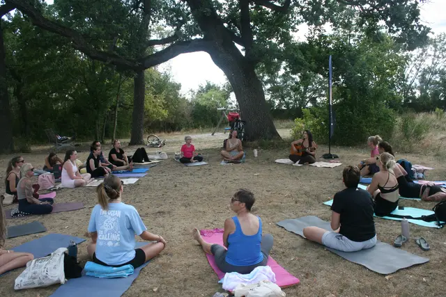 Gemeinsam zur Ruhe kommen: Beim Mantra-Singen verbinden sich Musik, Meditation und Achtsamkeit. | Foto: Rebecca Cermak