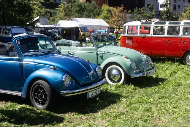 Die legendären VW-Käfer fand man in allen gängigen Farben vor. | Foto: tatt