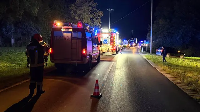 Trotz sofort eingeleiteter Reanimationsmaßnahmen durch die Einsatzkräfte verstarben der 26-Jährige und sein 25-jähriger Beifahrer noch an der Unfallstelle. | Foto: FF Schweinsegg-Zehetner
