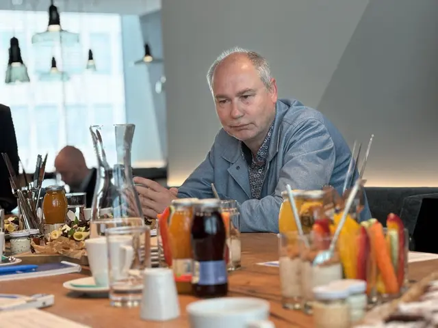 Peter T. Niederreiter weiß um die finanziellen Sorgen vieler Salzburger und Salzburgerinnen.  | Foto: Sabrina Moriggl
