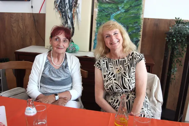 Links: Hermi Holzer, Margit Michalko. | Foto: J. &amp; M. Rathkolb