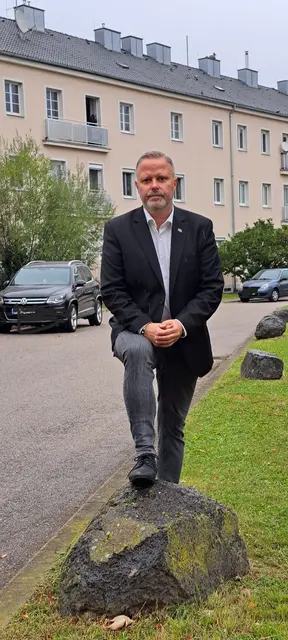 Vizebürgermeister Rainer Spenger vor dem Rennerhof. | Foto: SPWN