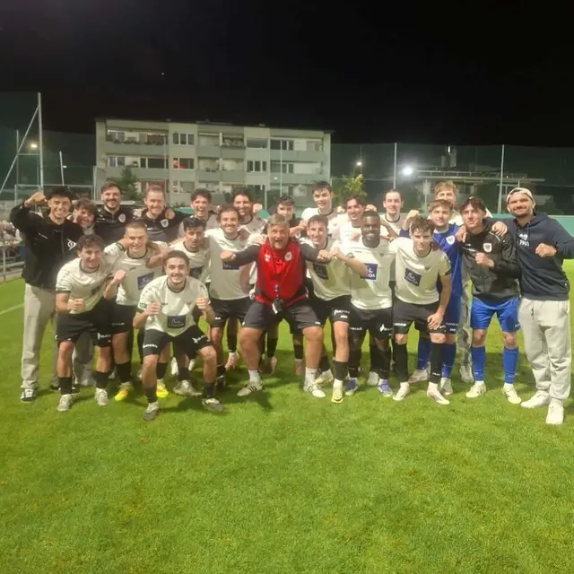 Der SVI feiert den ersten Meisterschaftssieg in der 1. Hypo Landesliga West. | Foto: SVI