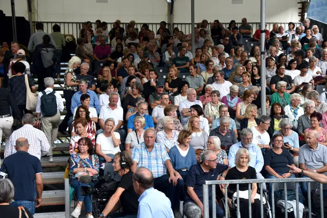 Felix Mitterers STück "FEuernacht" stieß auf großes Interesse. Auch die Mitglieder des PVÖ-Weißenbach waren beeindruckt. | Foto: Karl-Heinz Pohler