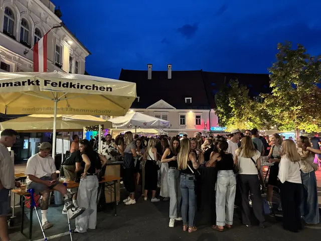 Musik, Kulinarik, Begegnungen und guter Laune waren die Zutaten bei der 3. Afterwork-Party am Feldkirchner Hauptplatz. | Foto: MeinBezirk
