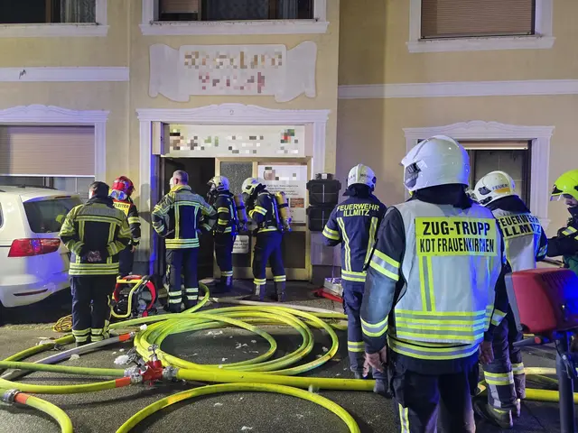 Insgesamt 85 Feuerwehrmitglieder standen im Einsatz. | Foto: FF Neusiedl am See