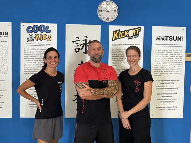 Norbert Hiller trainiert Kids und Erwachsene in WingTsun. | Foto: Simon Haslauer